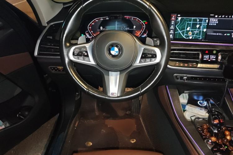 Used BMW X5 2019 xDrive40i Luxury Model with M Sport Package Steering Wheel