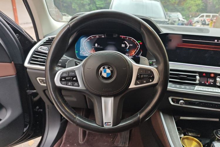 Used BMW X5 2019 xDrive40i Luxury Model with M Sport Package Steering Wheel