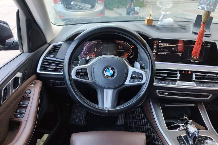 Used BMW X5 2019 xDrive40i M Sport Package Steering Wheel