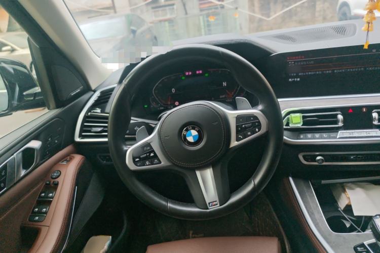 Used BMW X5 2019 xDrive40i Luxury Model with M Sport Package Steering Wheel