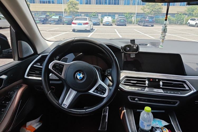 Used BMW X5 2019 xDrive30i M Sport Package Steering Wheel