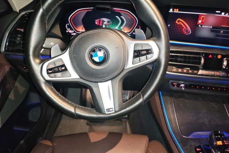 Used BMW X5 2019 xDrive40i Luxury Model with M Sport Package Steering Wheel