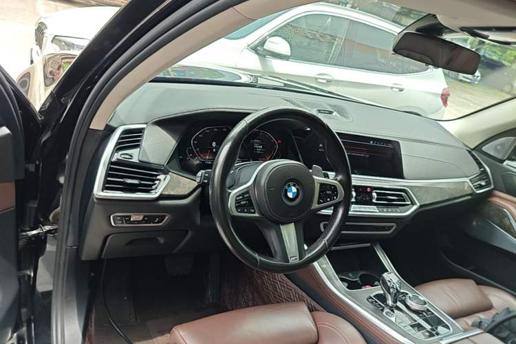 Used BMW X5 2019 xDrive40i M Sport Package Steering Wheel