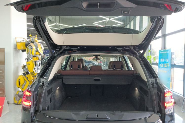 Used BMW X5 2019 xDrive40i M Sport Package Trunk