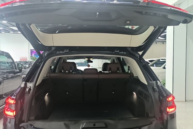 Used BMW X5 2019 xDrive40i M Sport Package Trunk