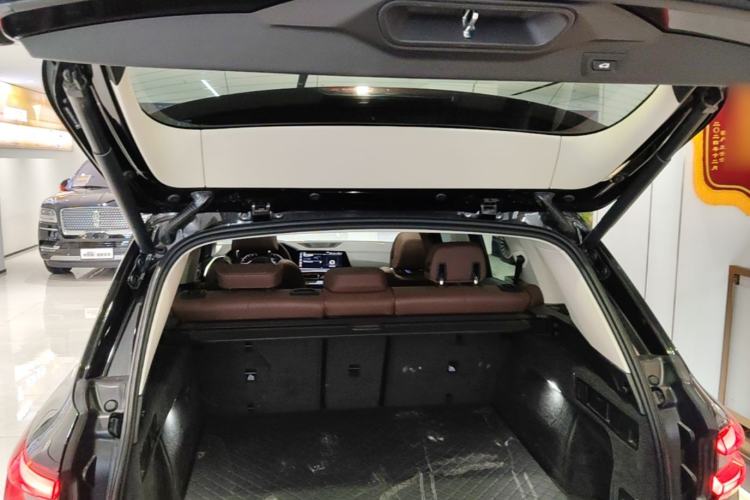 Used BMW X5 2019 xDrive40i M Sport Package Trunk
