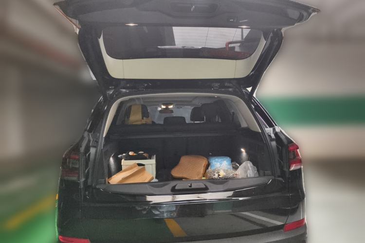 Used BMW X5  Trunk