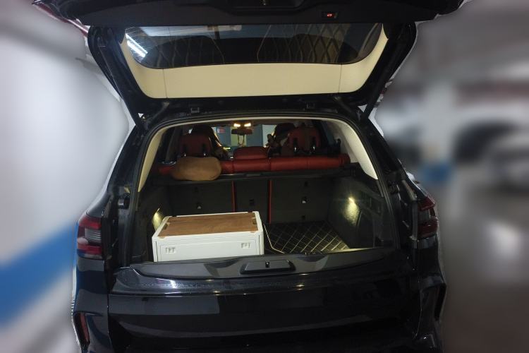 Used BMW X5 2019 xDrive40i M Sport Package Trunk