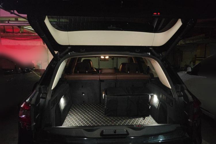 Used BMW X5 2019 xDrive40i Luxury Model with M Sport Package Trunk