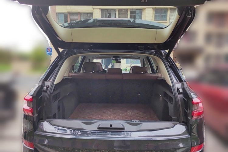 Used BMW X5 2019 xDrive40i Luxury Model with M Sport Package Trunk