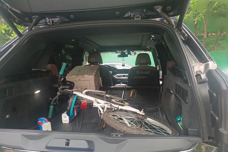 Used BMW X5  Trunk