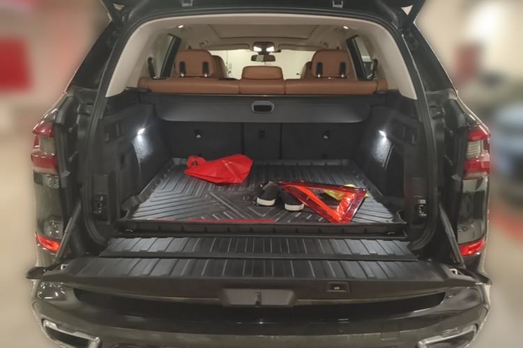 Used BMW X5 2019 xDrive40i M Sport Package Trunk