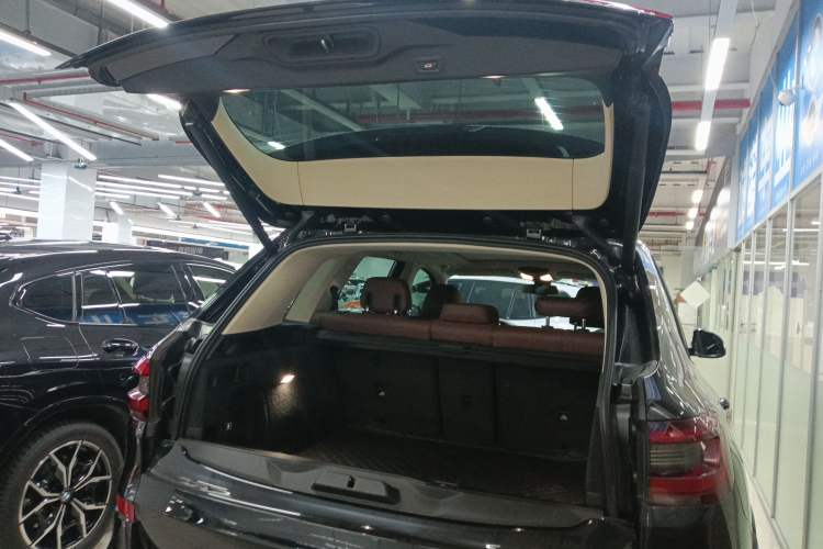 Used BMW X5 2019 xDrive30i M Sport Package Trunk