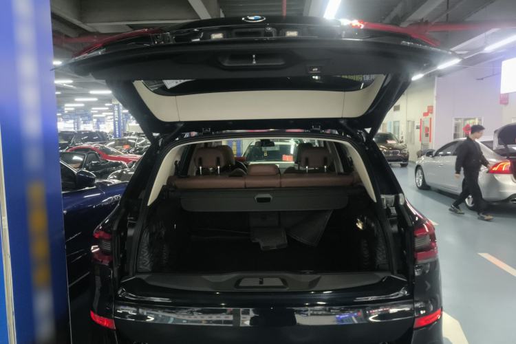 Used BMW X5 2019 xDrive40i M Sport Package Trunk