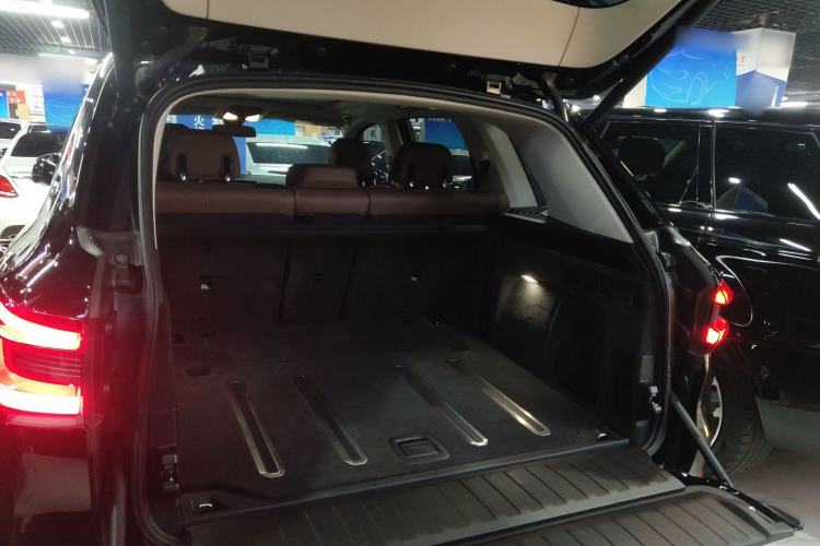 Used BMW X5 2019 xDrive40i M Sport U.S. specification Trunk