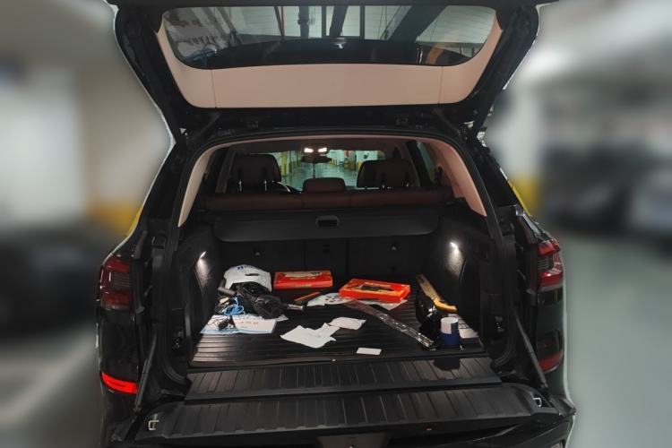 Used BMW X5 2019 xDrive40i Luxury Model with M Sport Package Trunk