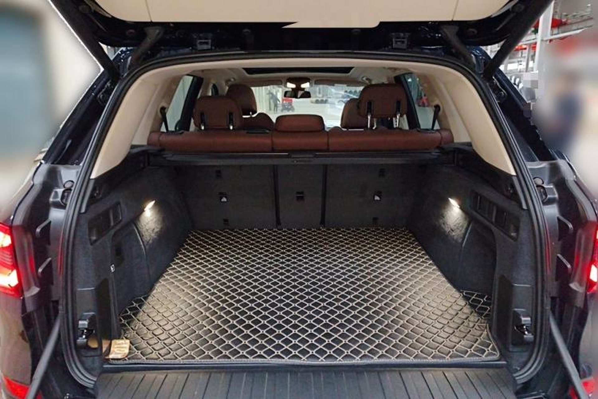 Used BMW X5 2019 xDrive40i M Sport Package Trunk