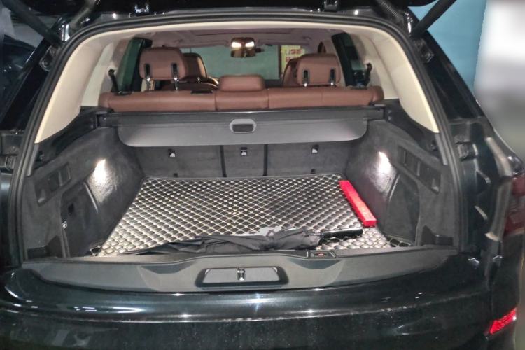 Used BMW X5 2019 xDrive40i Luxury Model with M Sport Package Trunk