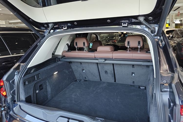Used BMW X5 2019 xDrive40i M Sport Package Trunk