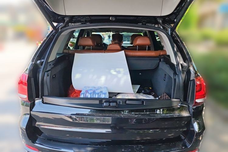 Used BMW X5  Trunk
