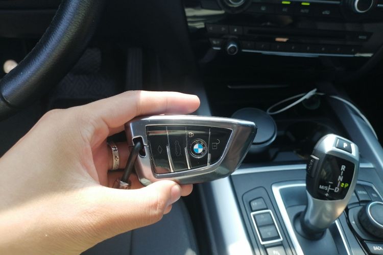 Used BMW X5  Vehicle Key