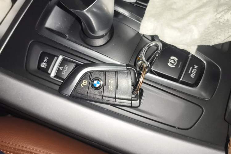 Used BMW X5  Vehicle Key