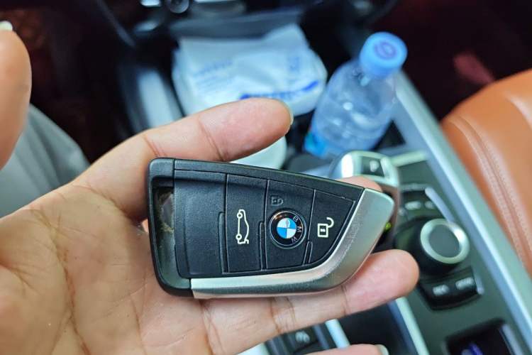 Used BMW X5  Vehicle Key