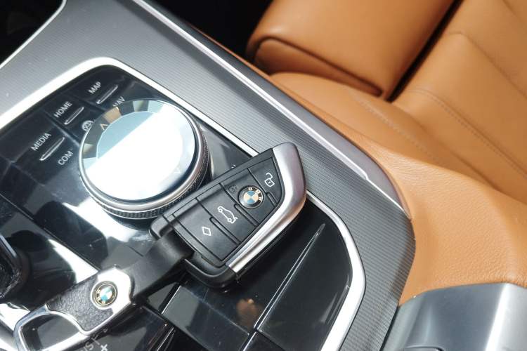 Used BMW X5 2019 xDrive40i M Sport U.S. specification Vehicle Key