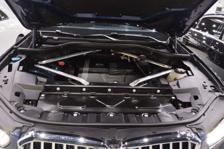 Used BMW X5 2019 xDrive40i Luxury Model with M Sport Package Engine Bay