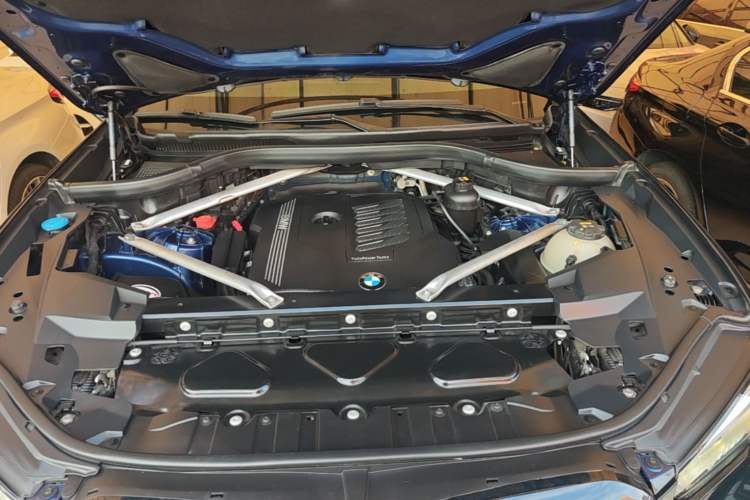 Used BMW X5 2019 xDrive40i M Sport Package Engine Bay