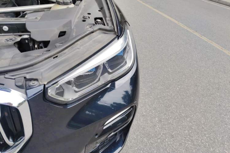 Used BMW X5 2019 xDrive40i Luxury Model with M Sport Package Engine Bay Left