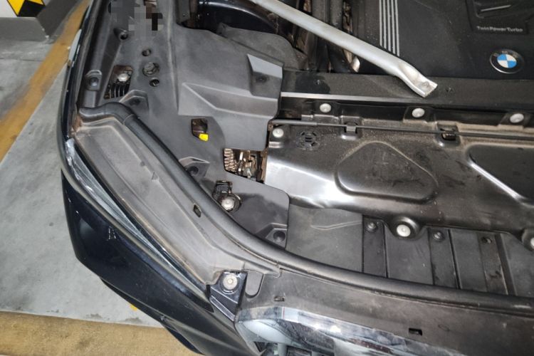 Used BMW X5 2019 xDrive40i M Sport Package Engine Bay Right