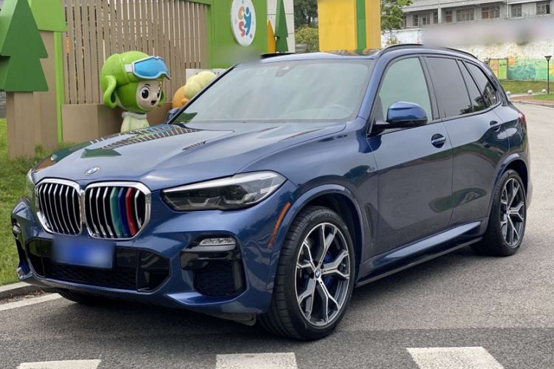 Used BMW X5 2019 xDrive40i M Sport U.S. specification Exterior 2