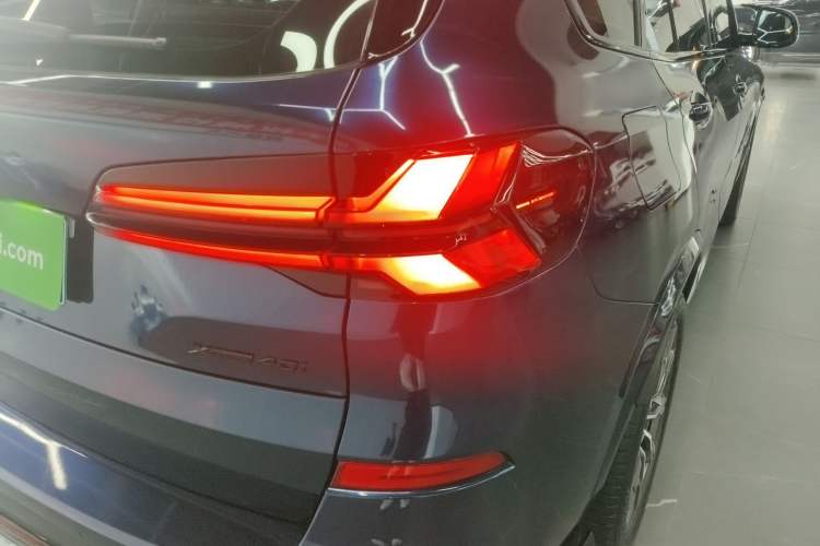Used BMW X5 2019 xDrive40i M Sport Package Exterior 3