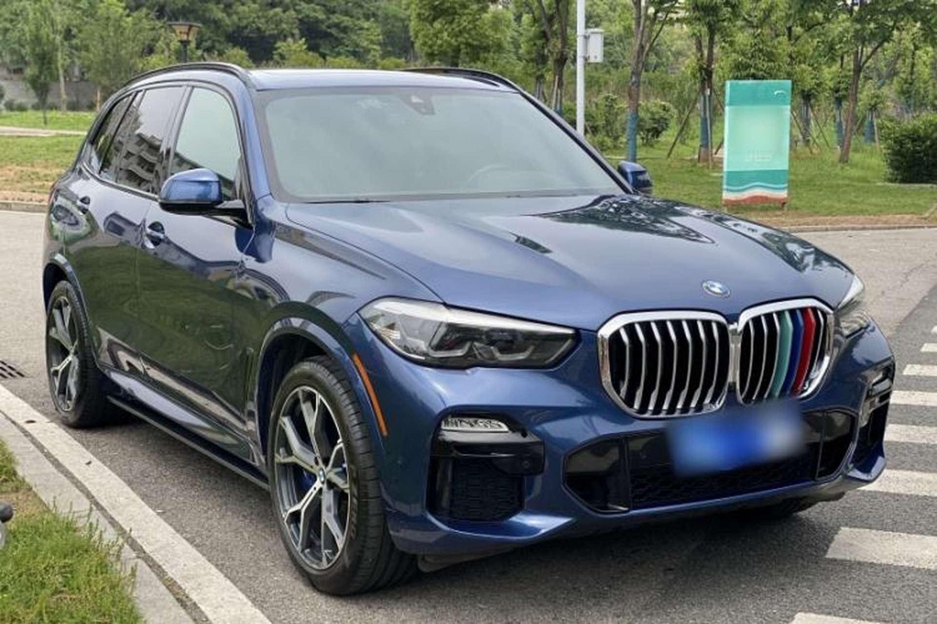Used BMW X5 2019 xDrive40i M Sport U.S. specification Exterior 3