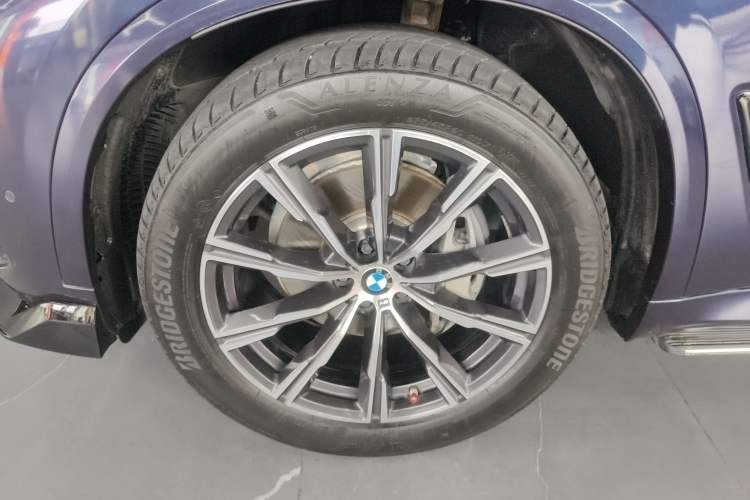 Used BMW X5 2019 xDrive40i M Sport Package Exterior 4