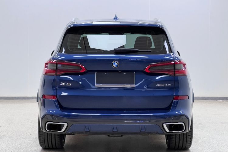 Used BMW X5 2019 xDrive40i Luxury Model with M Sport Package Exterior 4