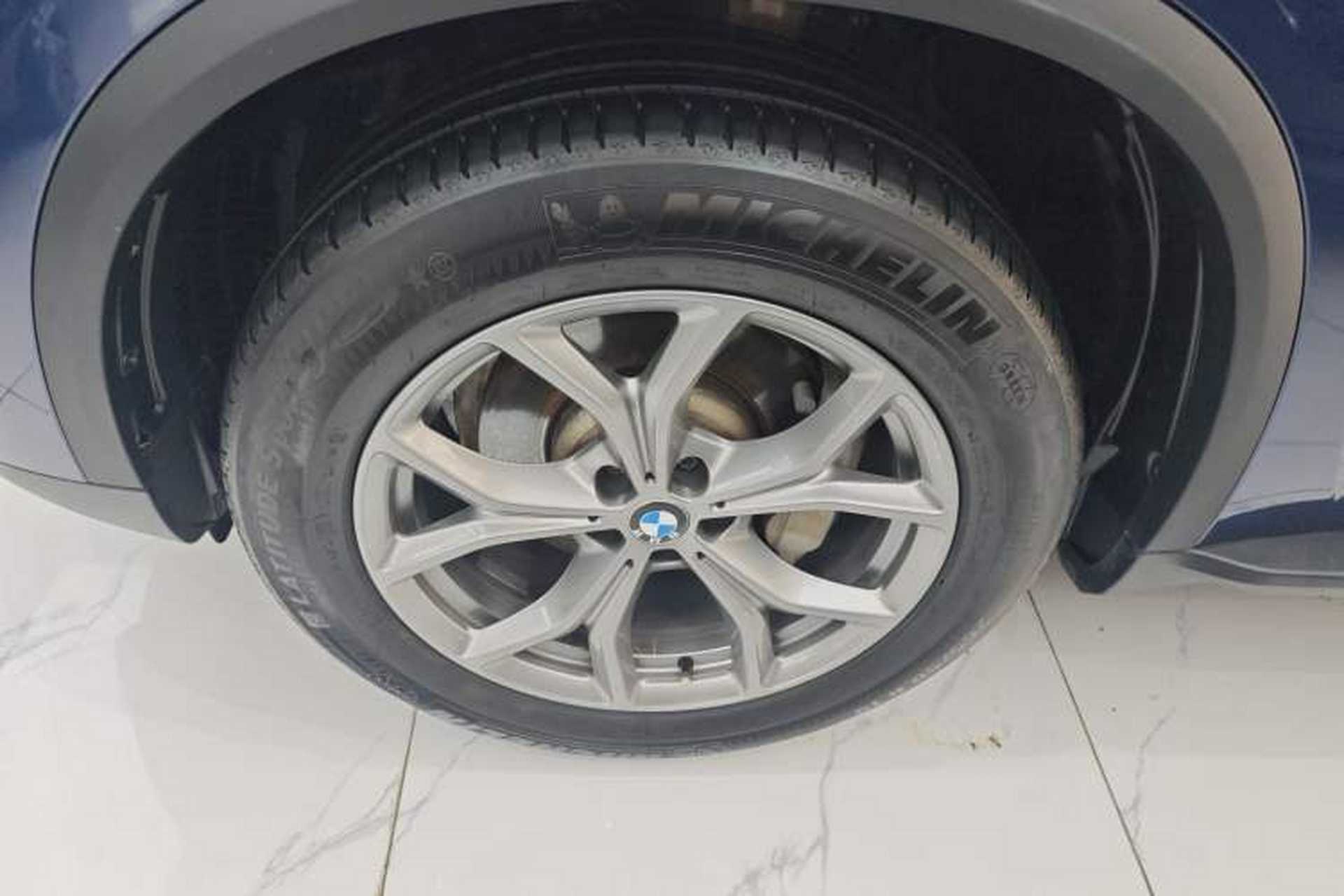 Used BMW X5 2019 xDrive40i Base Model Middle East Exterior 4