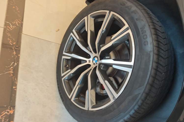 Used BMW X5 2019 xDrive40i M Sport Package Exterior 5