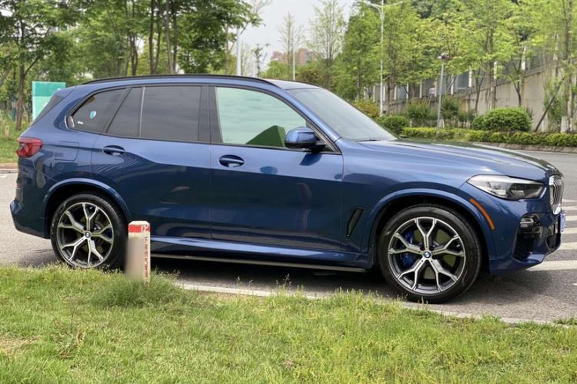 Used BMW X5 2019 xDrive40i M Sport U.S. specification Exterior 5