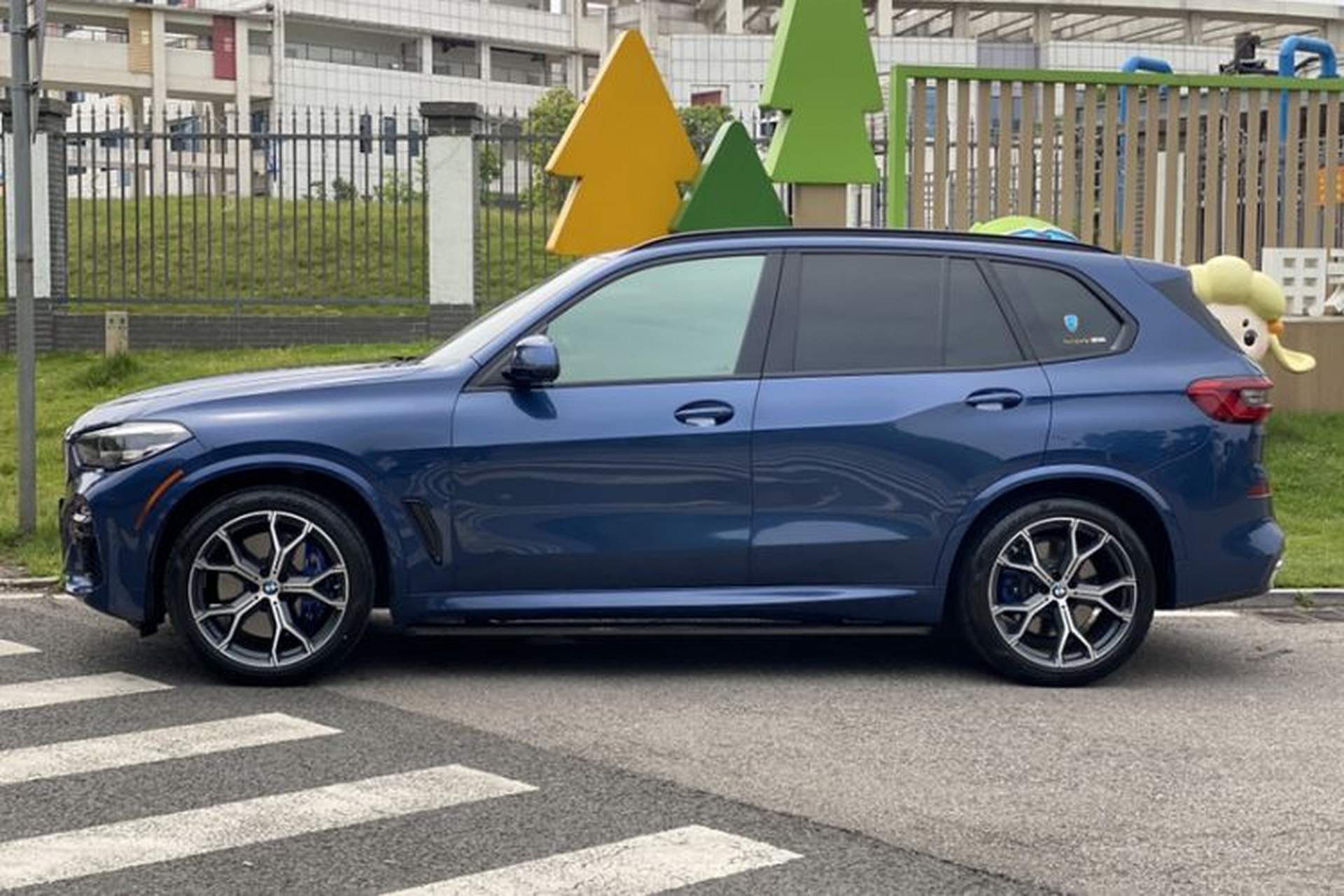 Used BMW X5 2019 xDrive40i M Sport U.S. specification Exterior 9