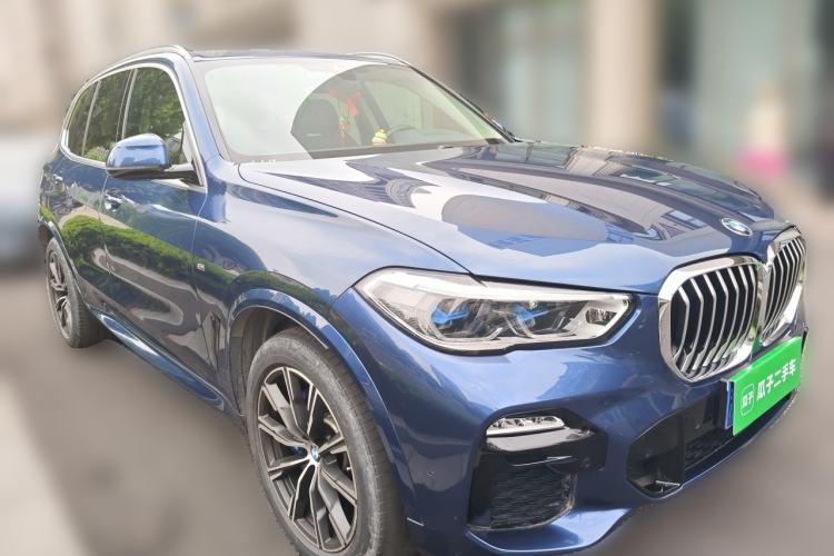 Used BMW X5 2019 xDrive40i M Sport Package Front Right 45 Deg