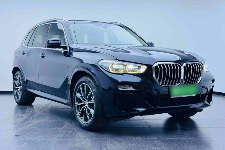 Used BMW X5 2019 xDrive40i M Sport Package Front Right 45 Deg