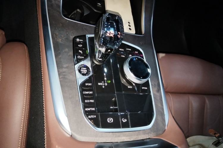 Used BMW X5 2019 xDrive40i Luxury Model with M Sport Package Gear Lever