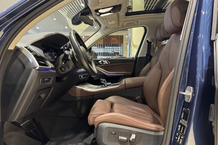 Used BMW X5 2019 xDrive40i M Sport Package Interior 3