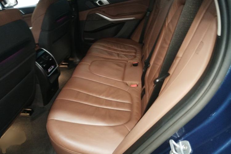 Used BMW X5 2019 xDrive40i Luxury Model with M Sport Package Interior 4