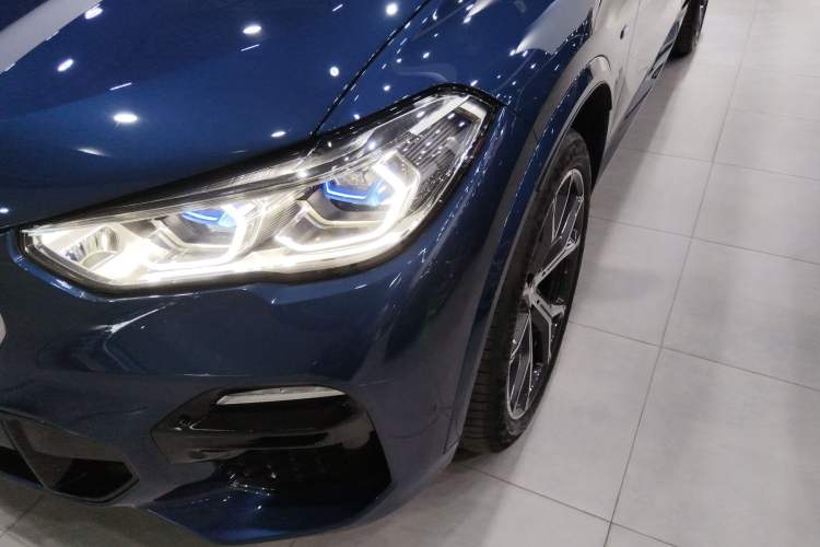 Used BMW X5 2019 xDrive40i Luxury Model with M Sport Package Left Front Headlight