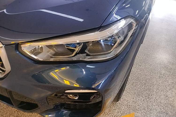 Used BMW X5 2019 xDrive40i Luxury Model with M Sport Package Left Front Headlight