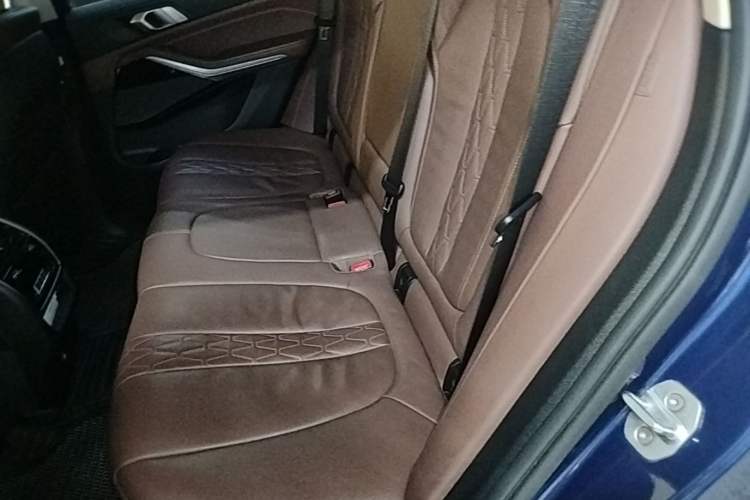 Used BMW X5 2019 xDrive40i Luxury Model with M Sport Package Left Rear Seat