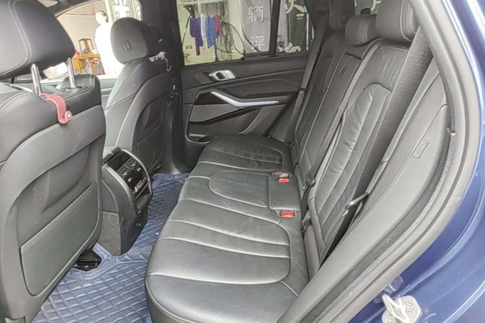 Used BMW X5 2019 xDrive40i M Sport U.S. specification Left Rear Seat